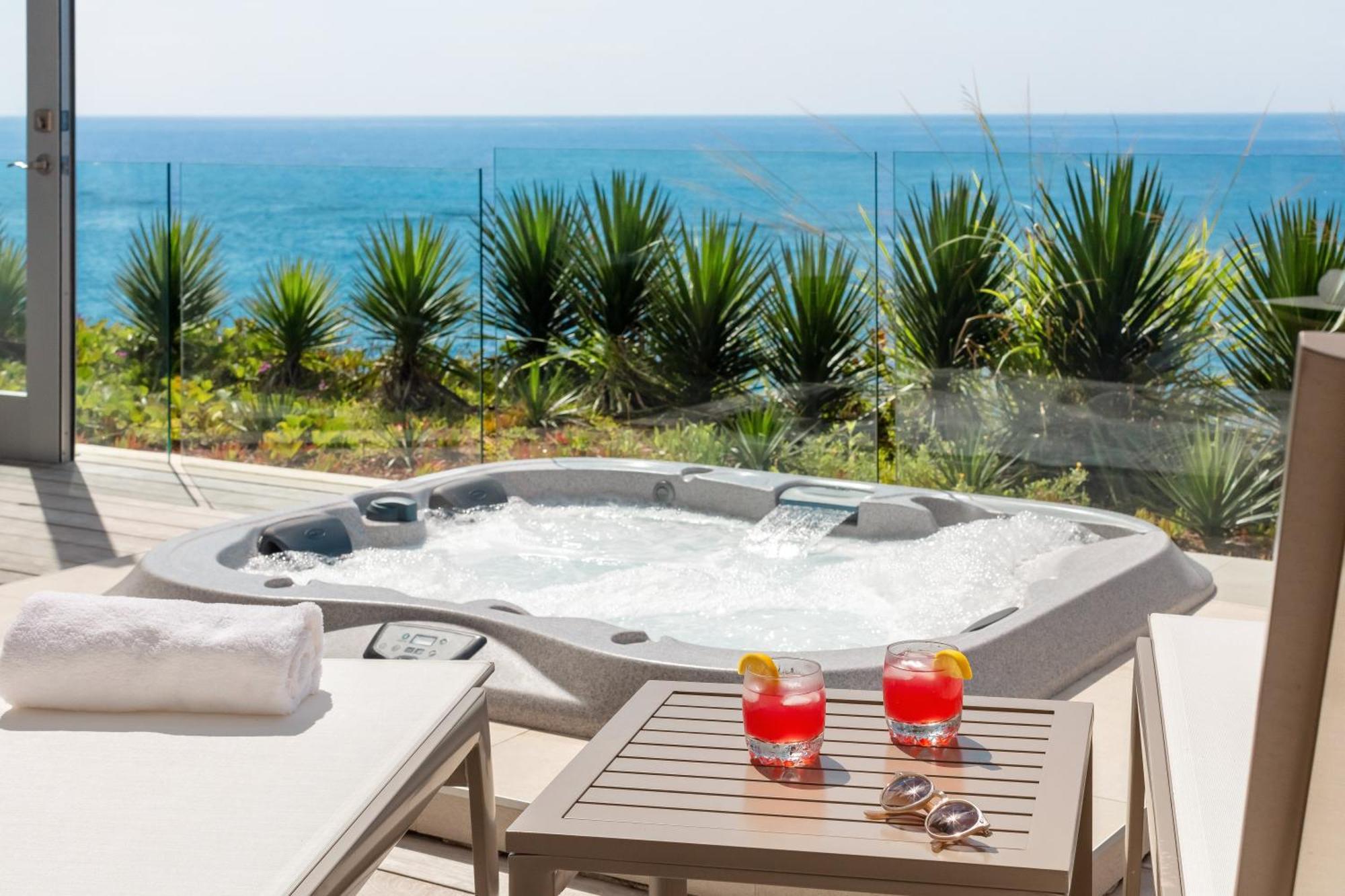 Azura Bermuda Hotel Mount Pleasant ภายนอก รูปภาพ